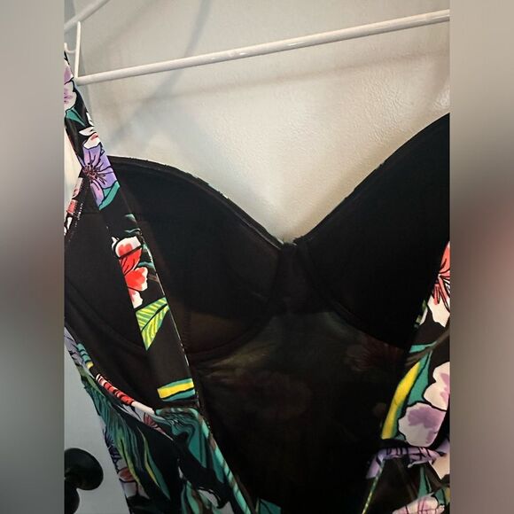 NWT Old Navy Women’s One Piece Floral Swimsuit Size Plus 2X - Picture 10 of 11